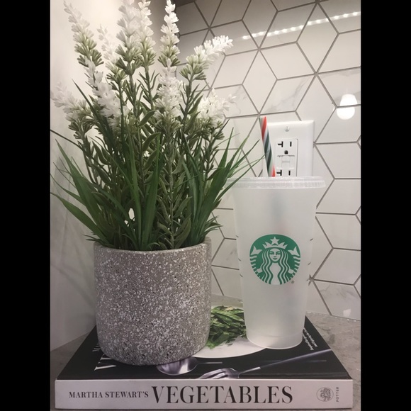 Starbucks Christmas Cold Cup 2020 - Picture 1 of 2